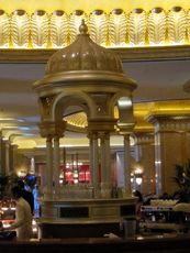 090 Emirates Palace Hotel, Hotelbar.JPG